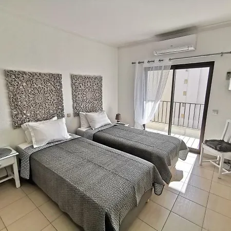 Rocha Vista Mar Grey * بورتيماو